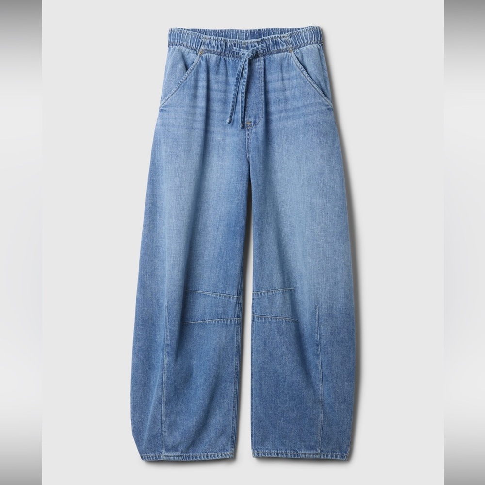 NWT- GAP High Rise Pull-On Horseshoe Jeans